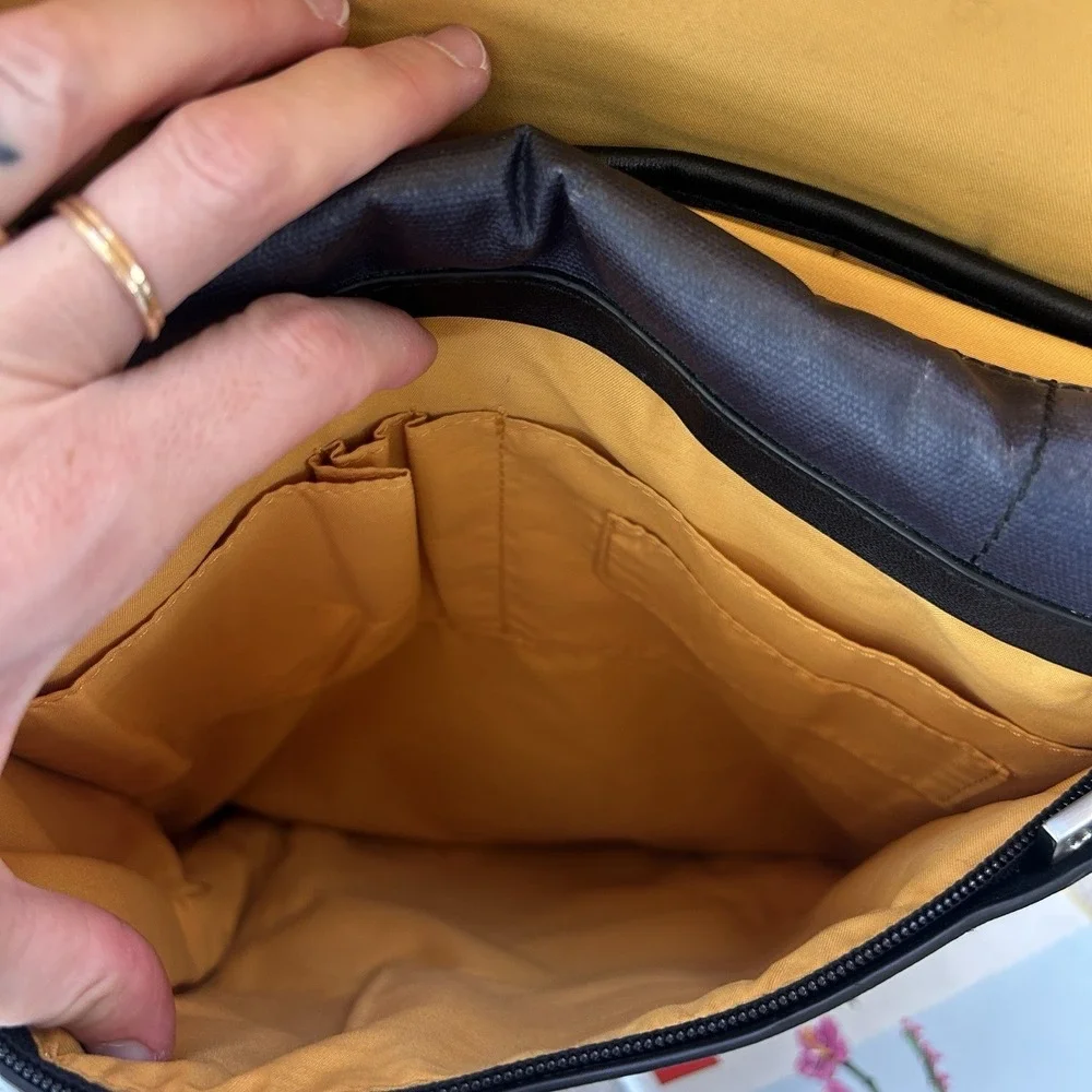 Knomo London Kobe iPad Messenger Crossbody Bag‎ Blue EUC